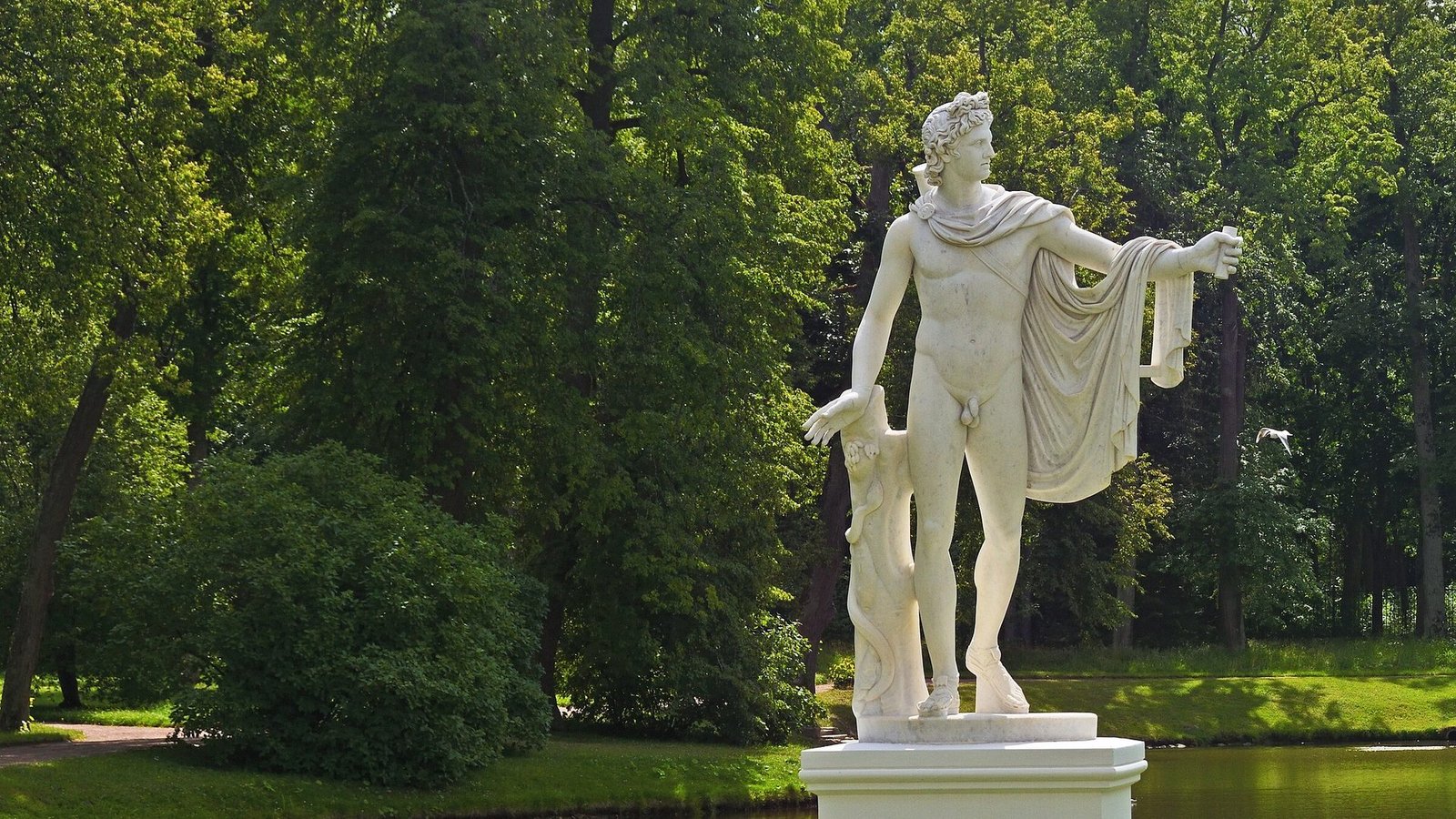 Copie de l'Apollon du Belvédère dans le parc d'Oranienbaum